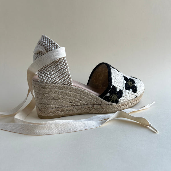 Cuña crochet crudo y negro