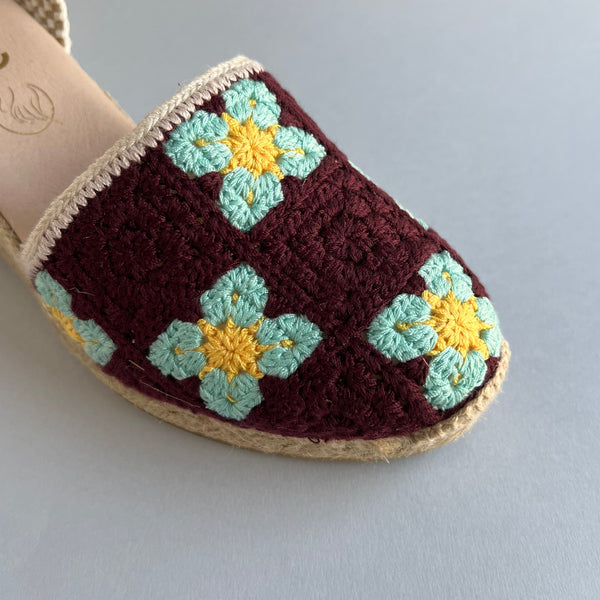 Cuña crochet burdeos y amarillo